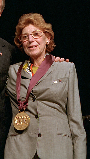 Portrait de Helen Frankenthaler, Arts visuels, XXe siècle, 1928 — 2011