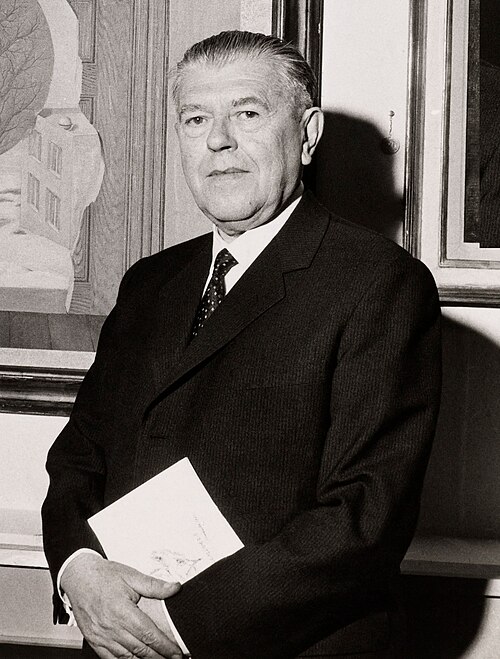 Portrait de René Magritte, Arts visuels, Antiquité, 1898 — 1967