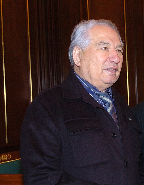 Portrait de Tchinguiz Aïtmatov, Lettres, XXe siècle, 1928 — 2008