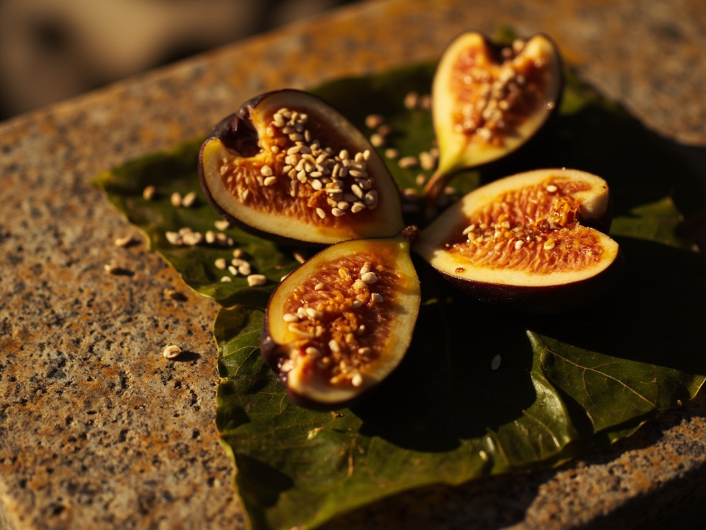 Figs with honey and sesame, offering of the table
